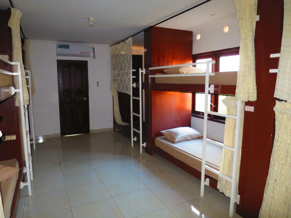 Bali Utopia Backpacker Jimbaran  Exterior photo
